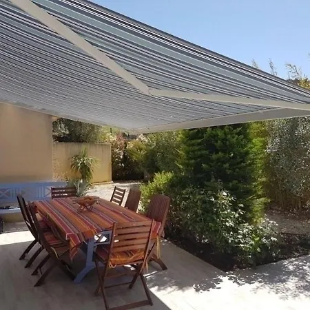 Apartment Villa شقة سيكس-فور-لو-بلاج